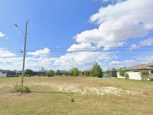 2622 SW 17TH AVENUE , CAPE CORAL, FL 33914