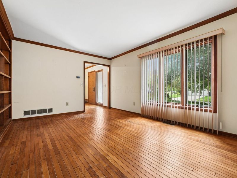 6981 Perry Drive, Worthington, OH 43085 Photo 10