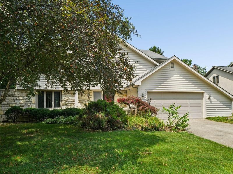 6981 Perry Drive, Worthington, OH 43085 Photo 3