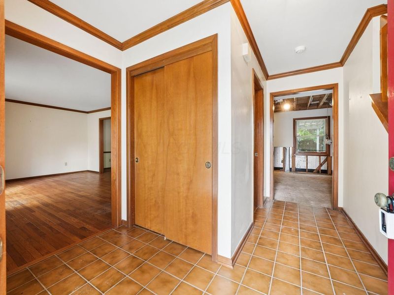 6981 Perry Drive, Worthington, OH 43085 Photo 4
