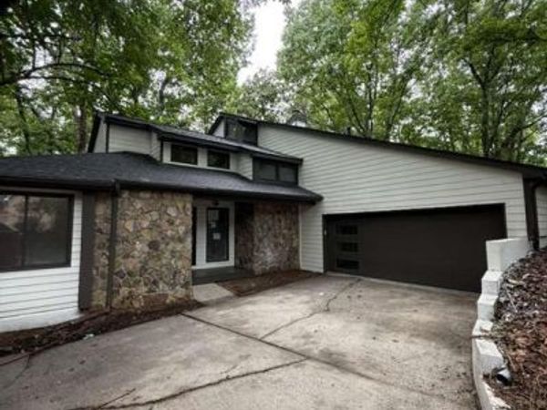 352 N Peak Drive , Alpharetta, GA 30022