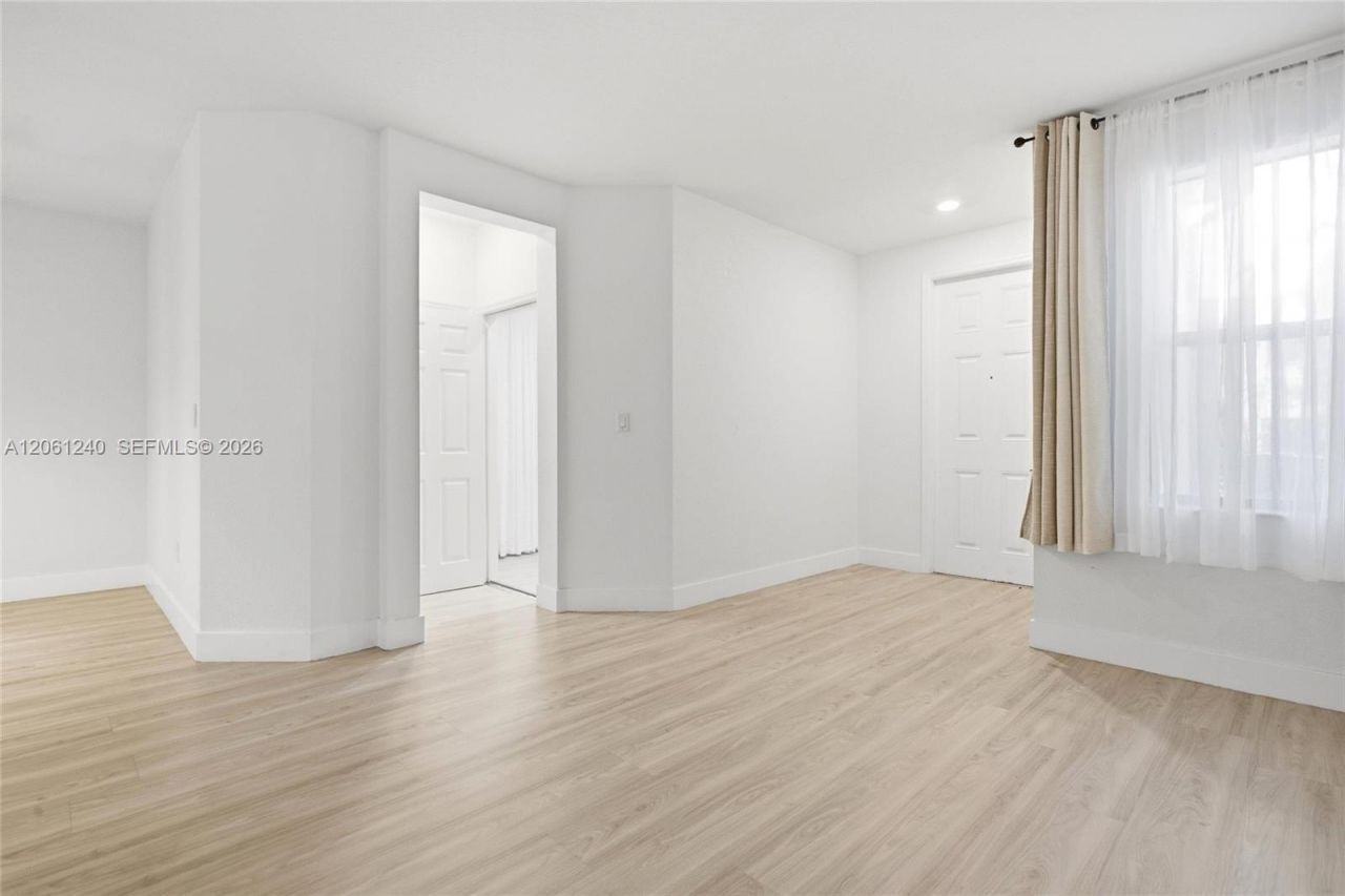 3430 W 106th Ter, Unit 106, Hialeah, FL 33018 Photo