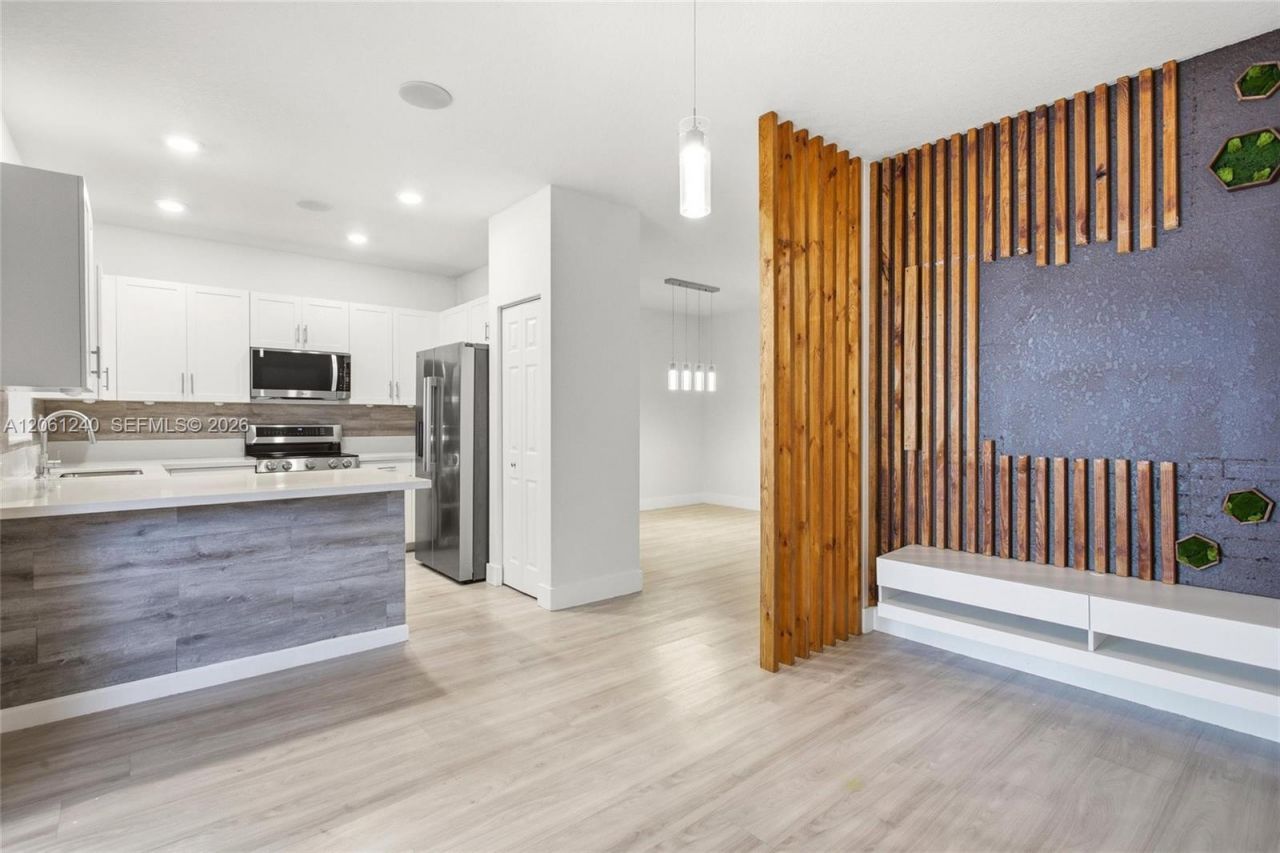 3430 W 106th Ter, Unit 106, Hialeah, FL 33018 Photo
