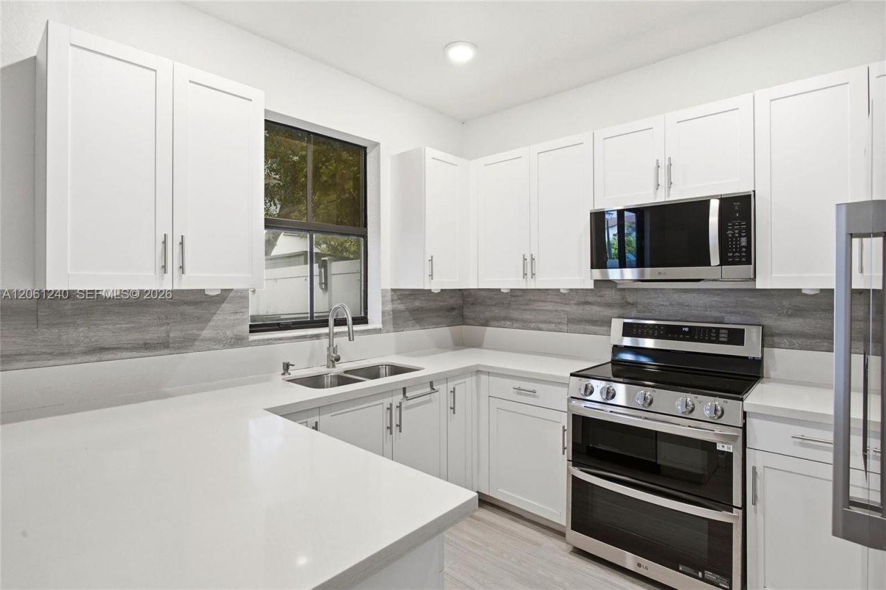 3430 W 106th Ter, Unit 106, Hialeah, FL 33018 Photo