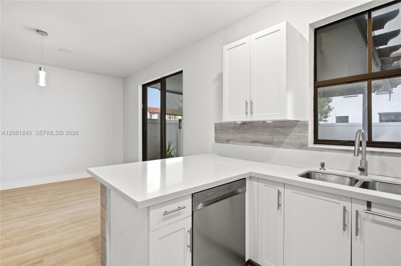 3430 W 106th Ter, Unit 106, Hialeah, FL 33018 Photo