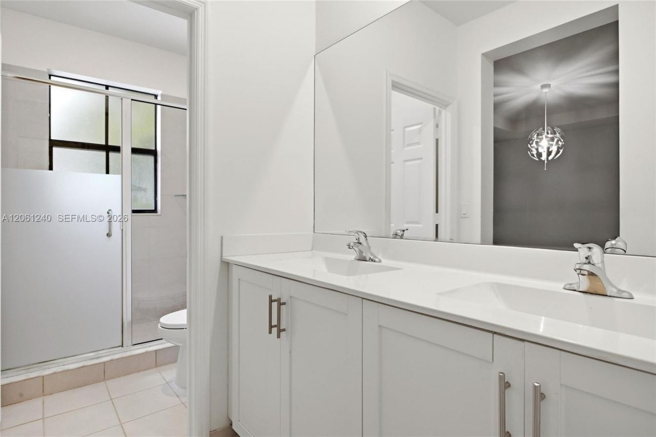 3430 W 106th Ter, Unit 106, Hialeah, FL 33018 Photo