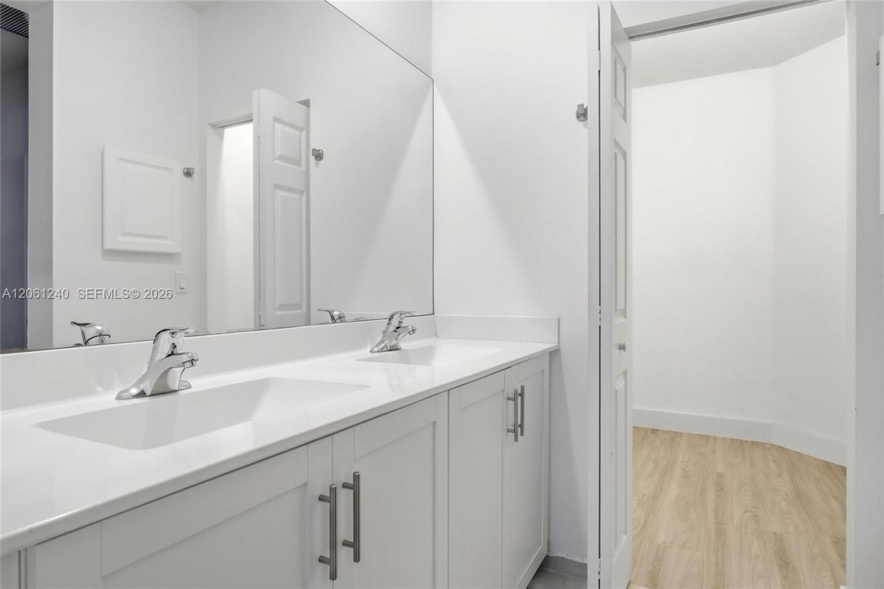 3430 W 106th Ter, Unit 106, Hialeah, FL 33018 Photo