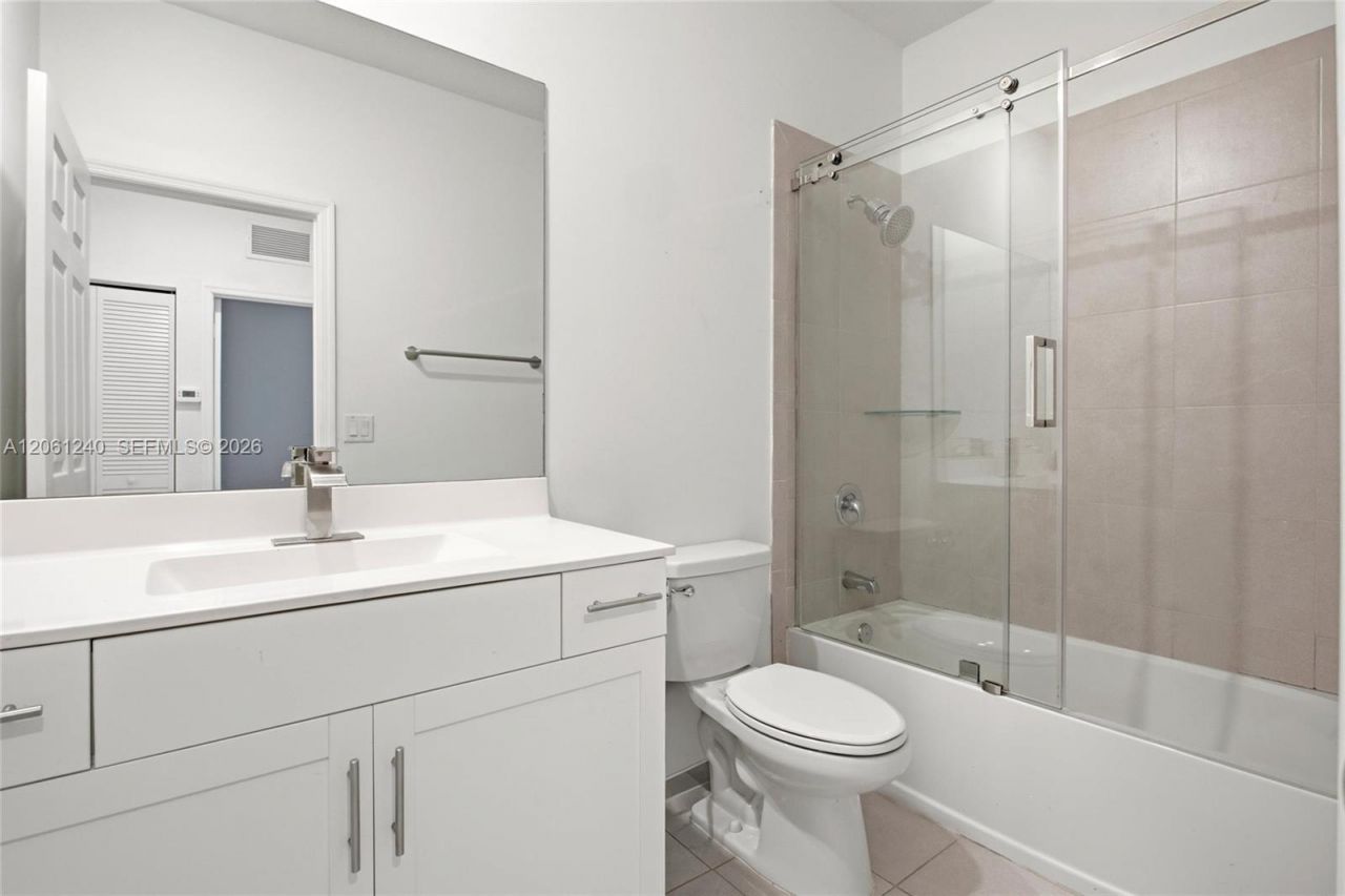 3430 W 106th Ter, Unit 106, Hialeah, FL 33018 Photo