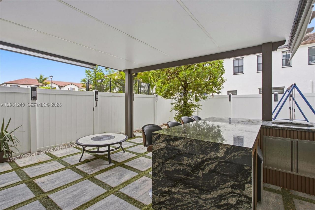 3430 W 106th Ter, Unit 106, Hialeah, FL 33018 Photo
