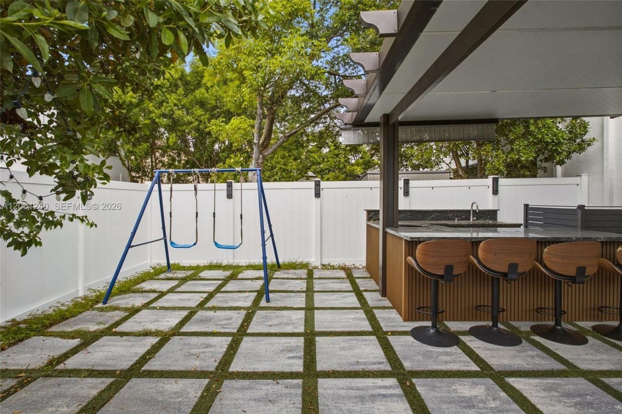 3430 W 106th Ter, Unit 106, Hialeah, FL 33018 Photo
