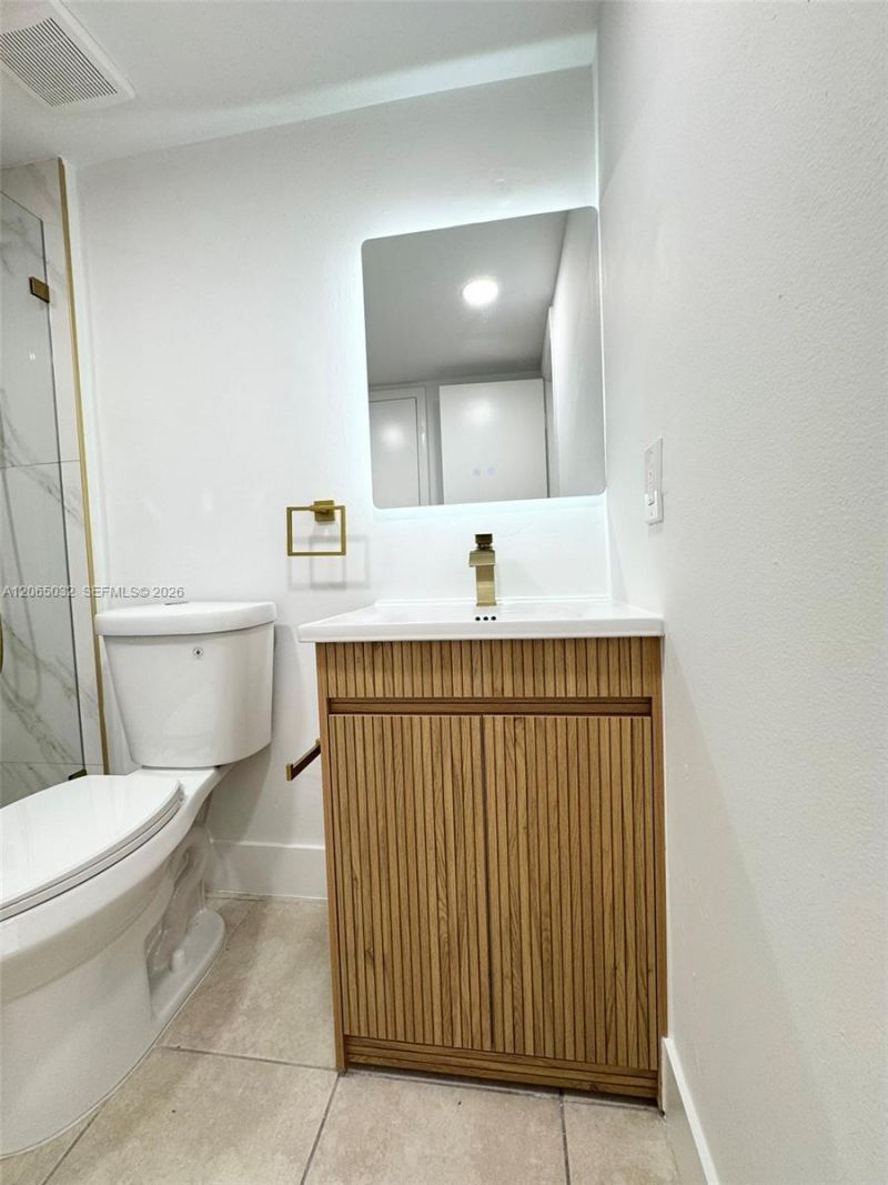 5580 W 26th Ct, Unit 209, Hialeah, FL 33016 Photo
