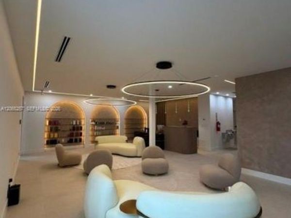 9 N Dixie Hwy , Unit 2, Hallandale Beach, FL 33009