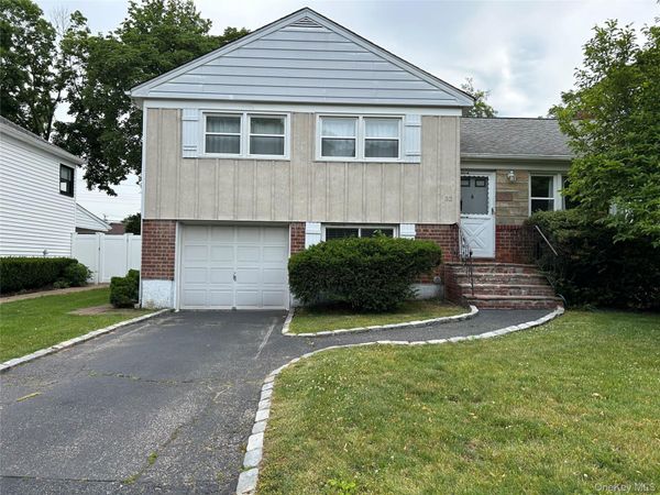 33 Ava Drive , Syosset, NY 11791