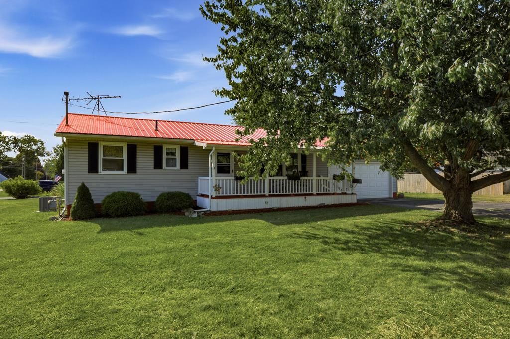 919 Masters Ave, Ashland, OH 44805 Main Photo