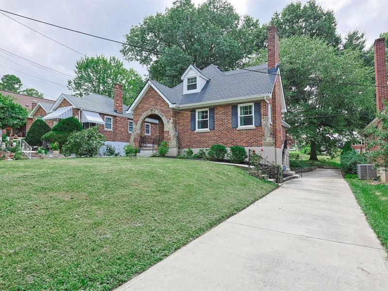 16 W Crittenden Avenue, Fort Wright, KY 41011 Photo 2