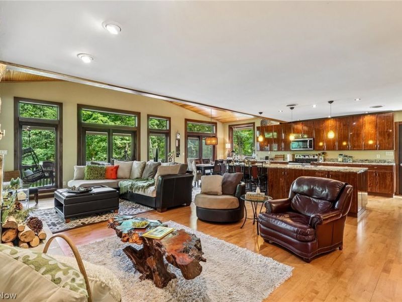 985 S Medina Line Road, Wadsworth, OH 44281 Photo 9