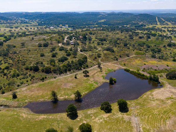 204 Ranch House Rd, Kerrville, TX 78028
