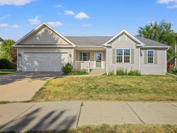 7 Half Moon Court, Madison, WI 53718