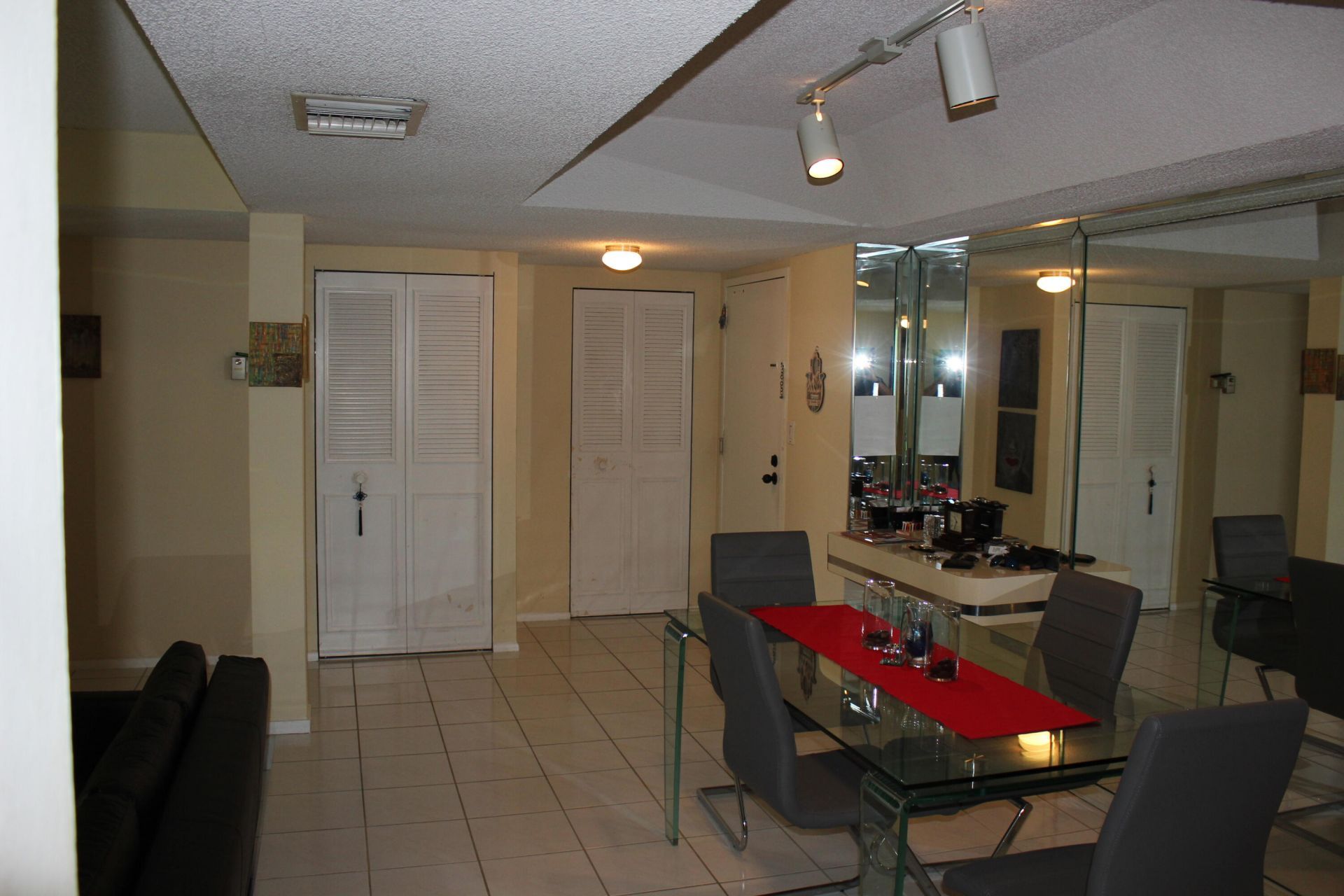 3660 Inverrary Drive, Unit 3V, Lauderhill, FL 33319 Photo