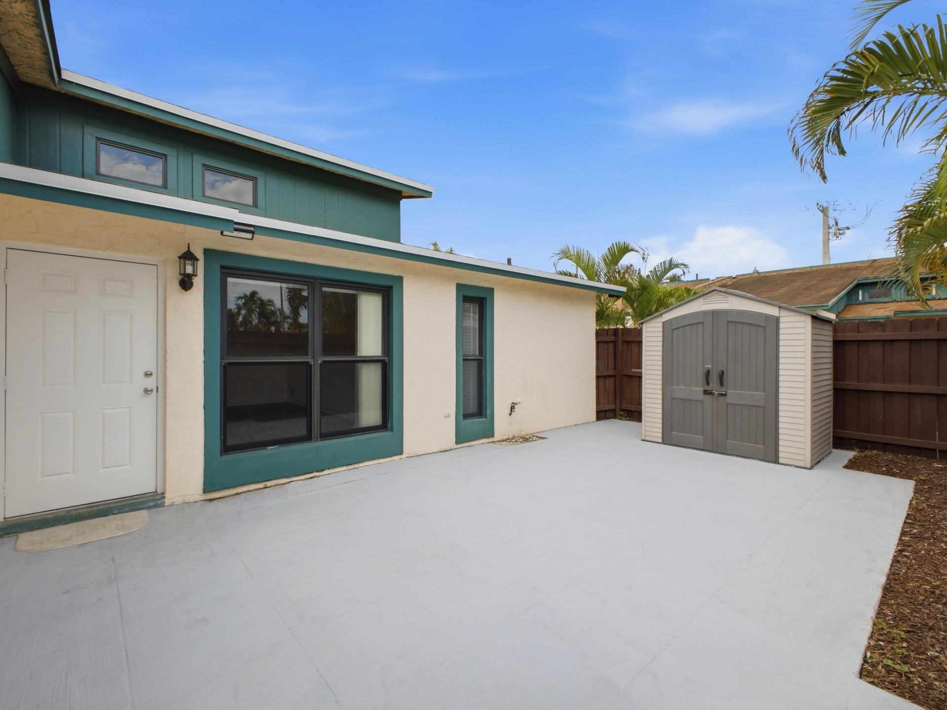 1110 Manor Drive, Palm Springs, FL 33461 Photo