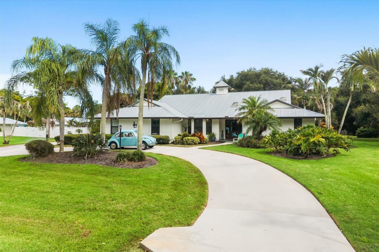 366 NE Ficus Terrace, Jensen Beach, FL 34957 Main Photo