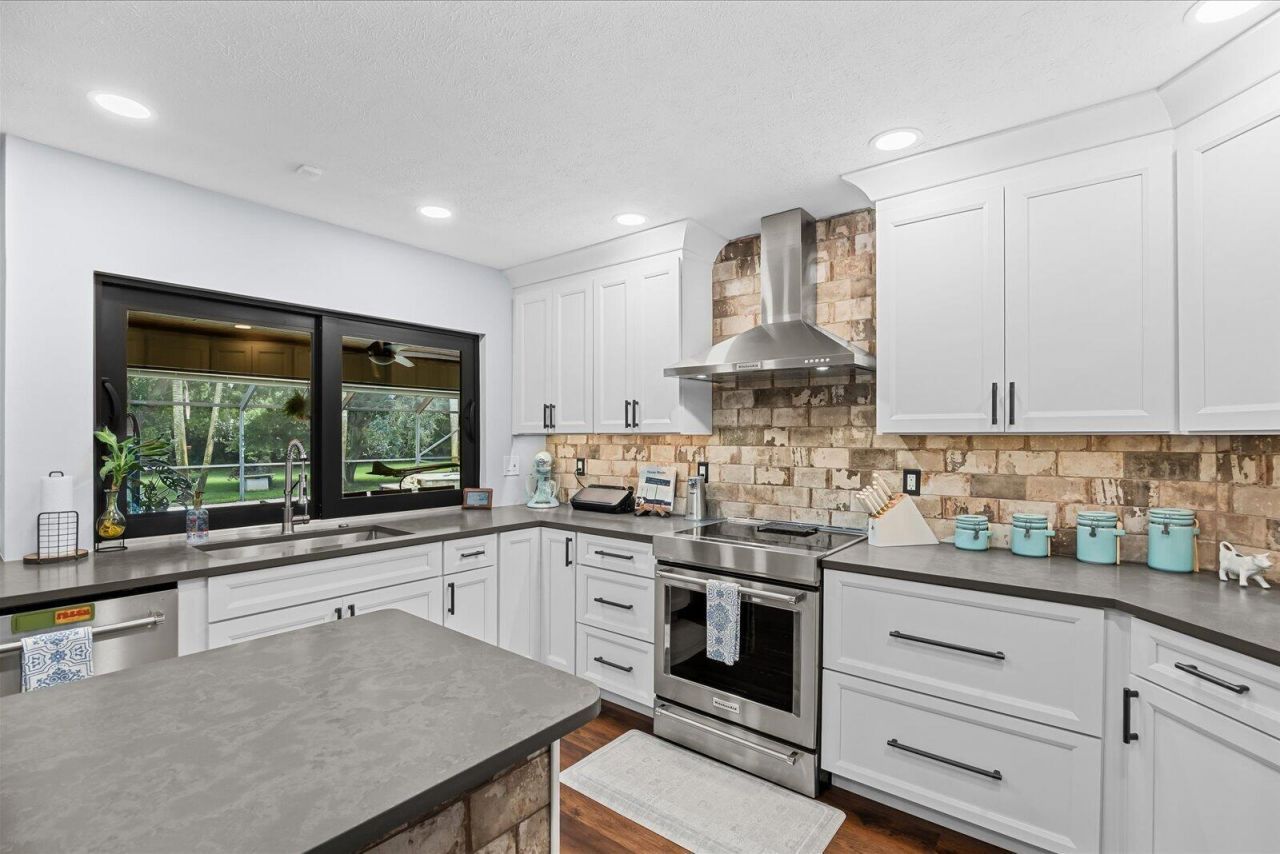 366 NE Ficus Terrace, Jensen Beach, FL 34957 Photo