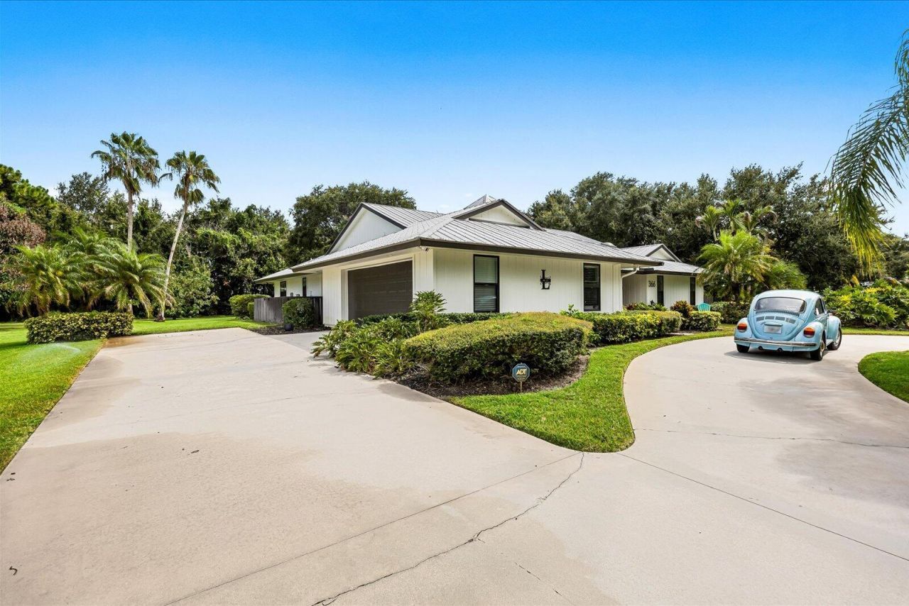 366 NE Ficus Terrace, Jensen Beach, FL 34957 Photo