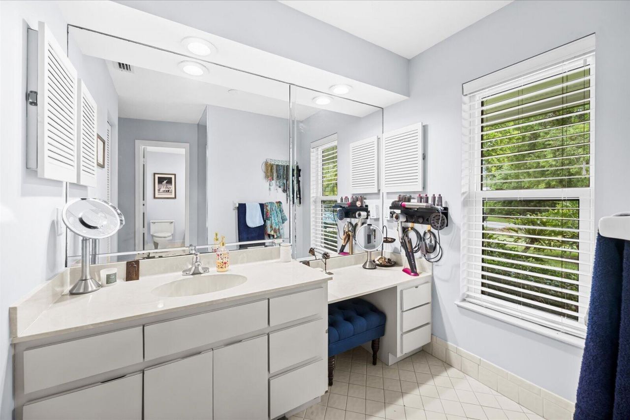 366 NE Ficus Terrace, Jensen Beach, FL 34957 Photo