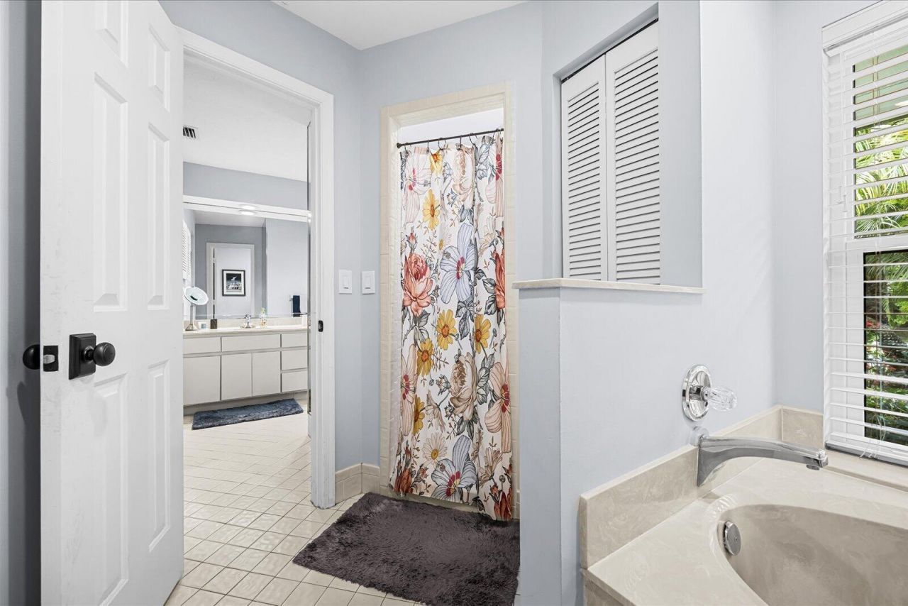366 NE Ficus Terrace, Jensen Beach, FL 34957 Photo