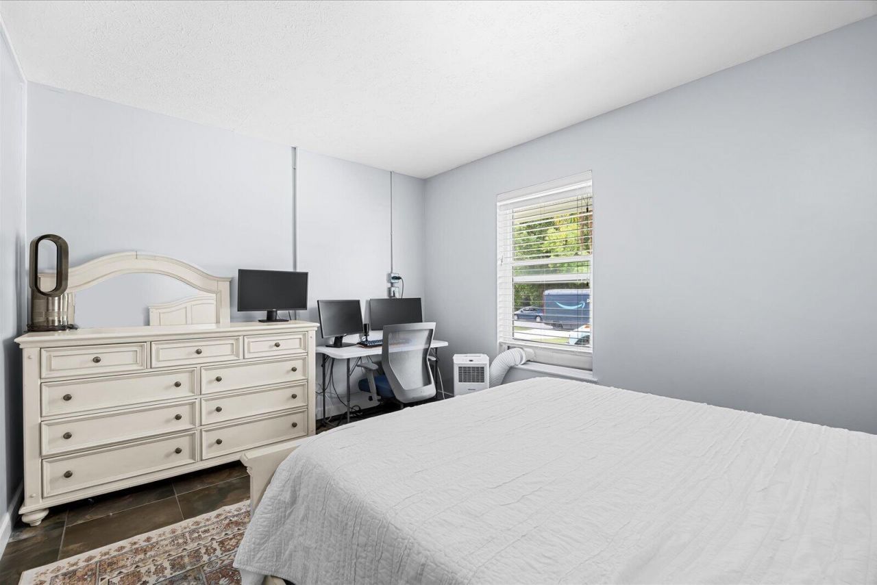 366 NE Ficus Terrace, Jensen Beach, FL 34957 Photo