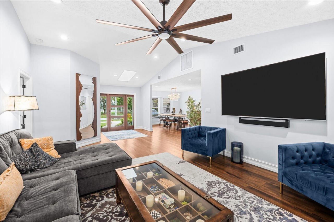 366 NE Ficus Terrace, Jensen Beach, FL 34957 Photo
