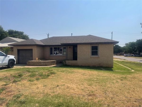 800 N Caddo Street, Weatherford, OK 73096