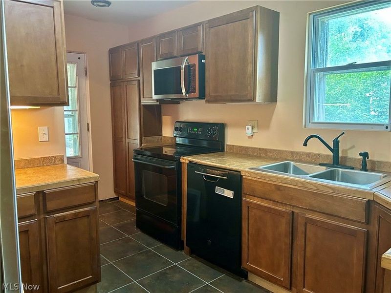 1498 Overlook Drive, Akron, OH 44314 Photo 6