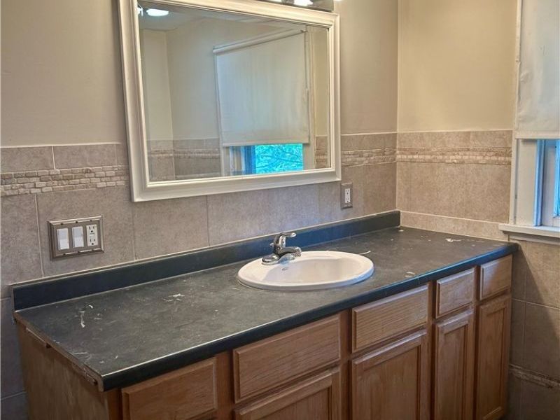 1498 Overlook Drive, Akron, OH 44314 Photo 9