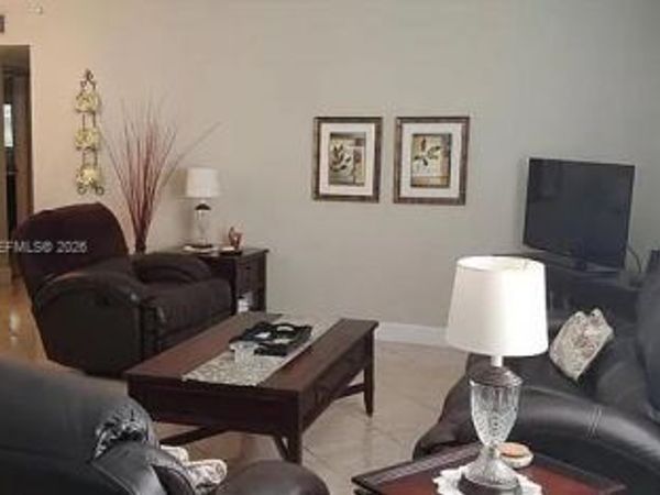 2240 Johnson St, Unit 210, Hollywood, FL 33020