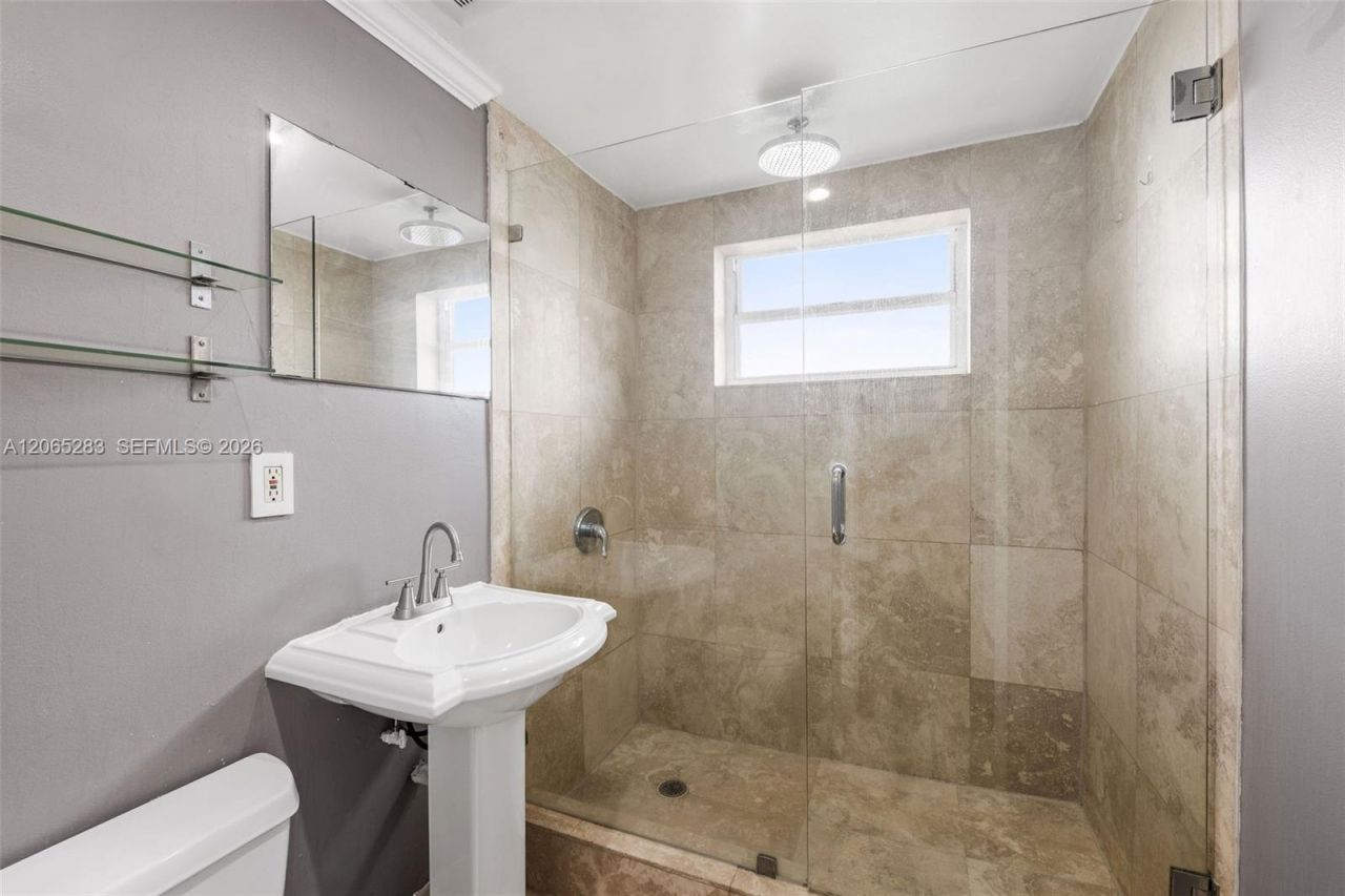 7845 NE Bayshore Ct, Unit 12, Miami, FL 33138 Photo