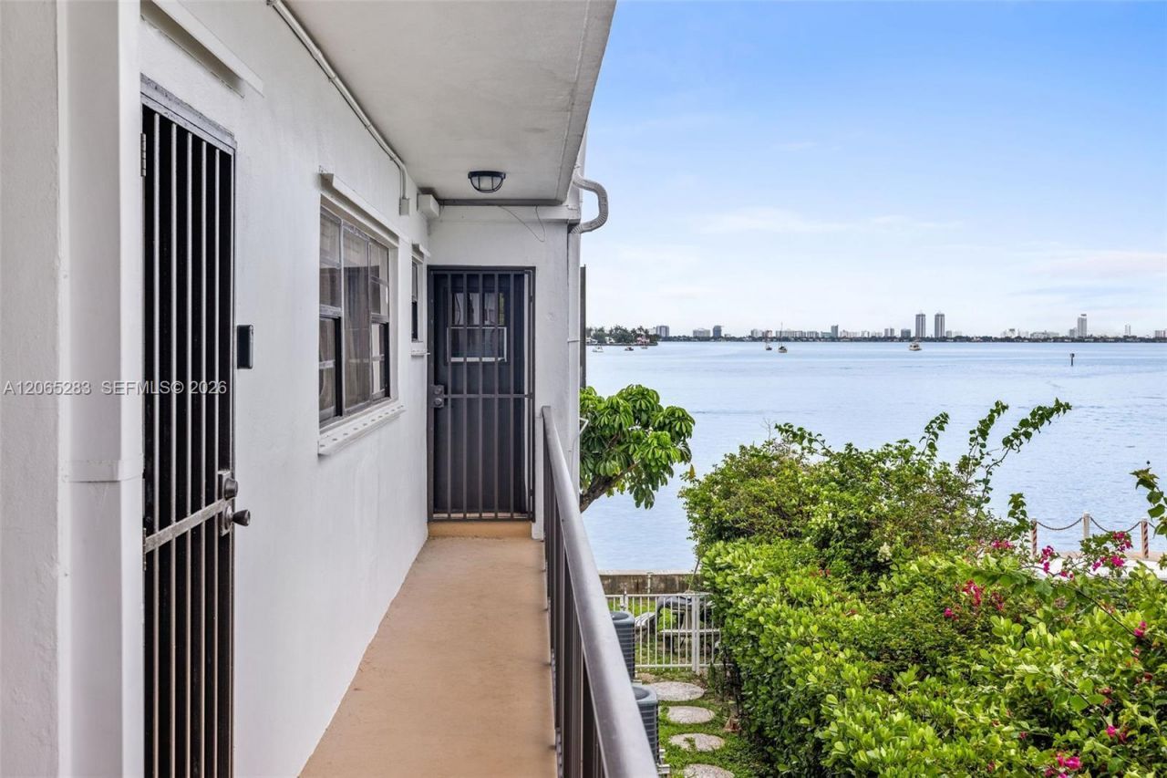 7845 NE Bayshore Ct, Unit 12, Miami, FL 33138 Photo