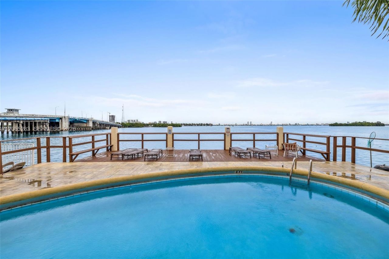 7845 NE Bayshore Ct, Unit 12, Miami, FL 33138 Photo