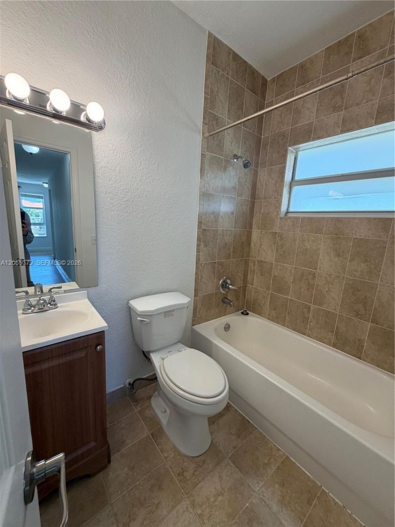 11 Antilla Ave , Unit B, Coral Gables, FL 33134 Photo