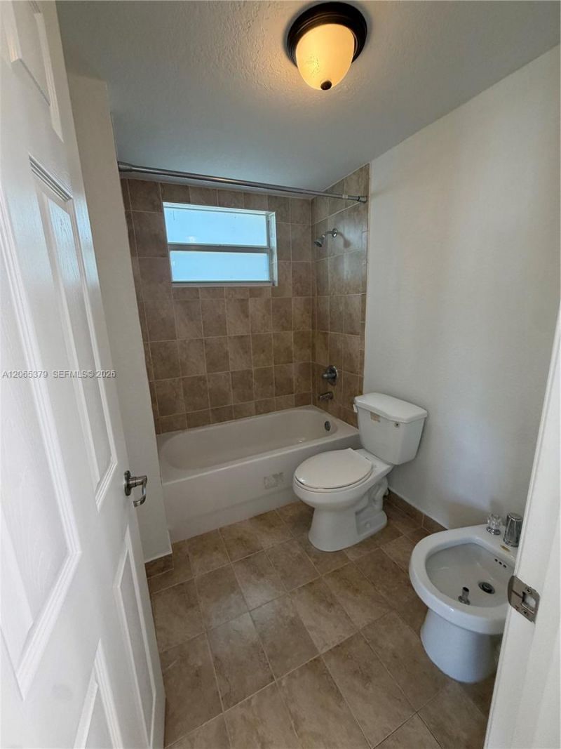 11 Antilla Ave , Unit B, Coral Gables, FL 33134 Photo