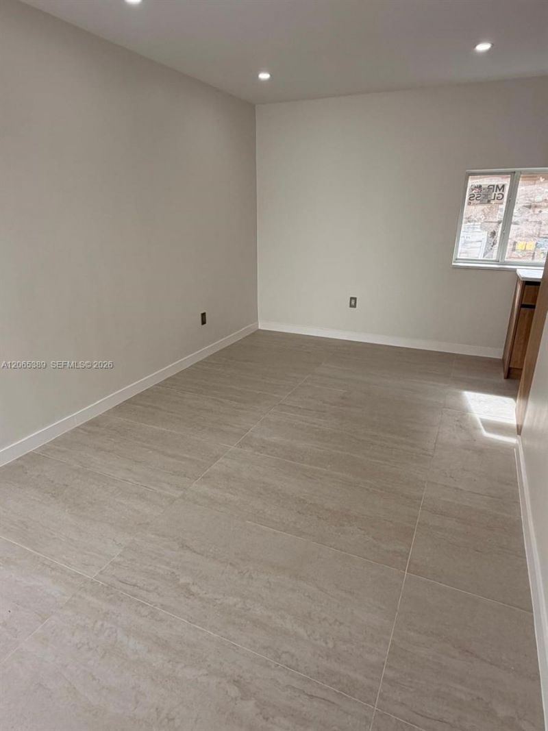 2436 SW 7th St , Unit 10, Miami, FL 33135 Photo