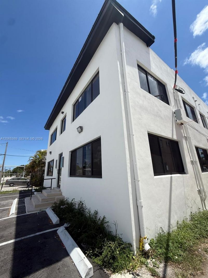 2436 SW 7th St , Unit 10, Miami, FL 33135 Photo
