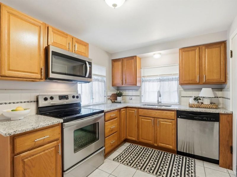 3783 S Broadlawn Circle, Silverton, OH 45236 Photo 11