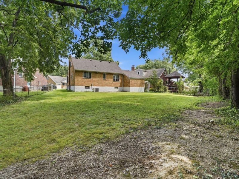 3783 S Broadlawn Circle, Silverton, OH 45236 Photo 28