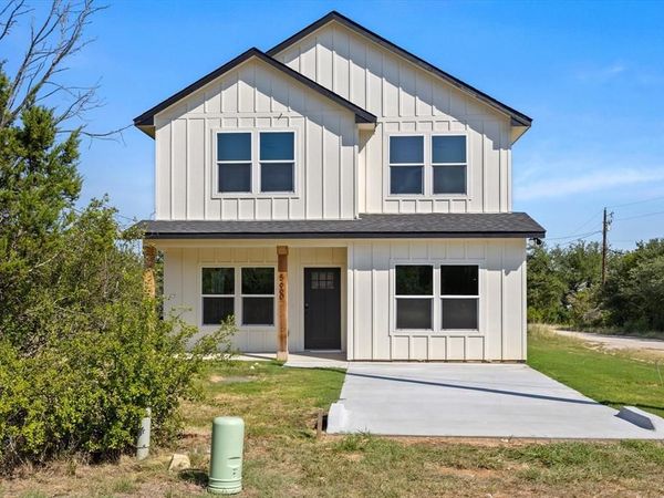 5660 Lone Star Circle, Granbury, TX 76048