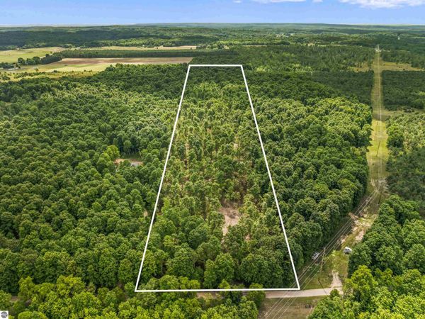 Valencourt Road, Copemish, MI 49625
