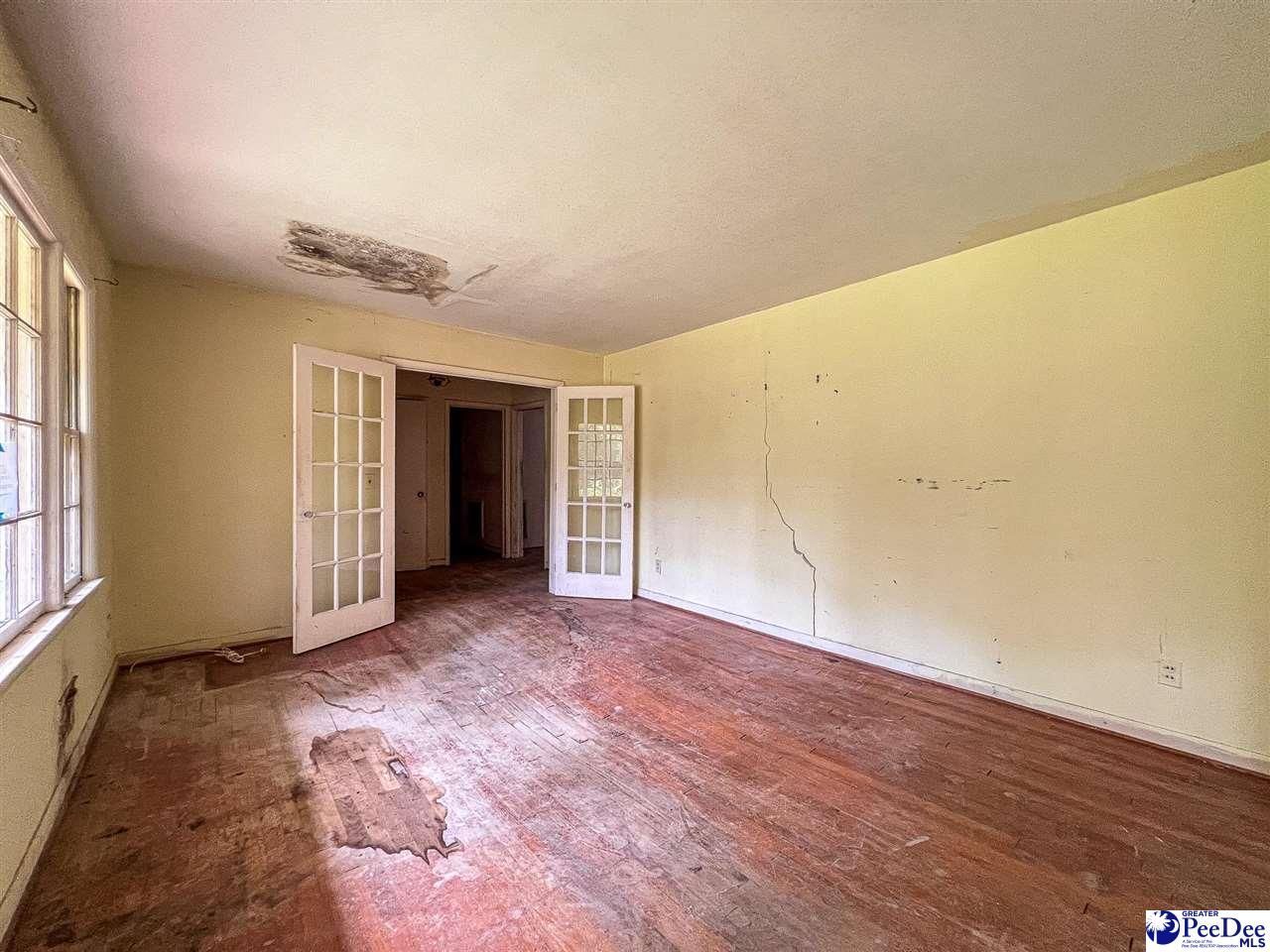 12 Bayswater Rd Photo 6