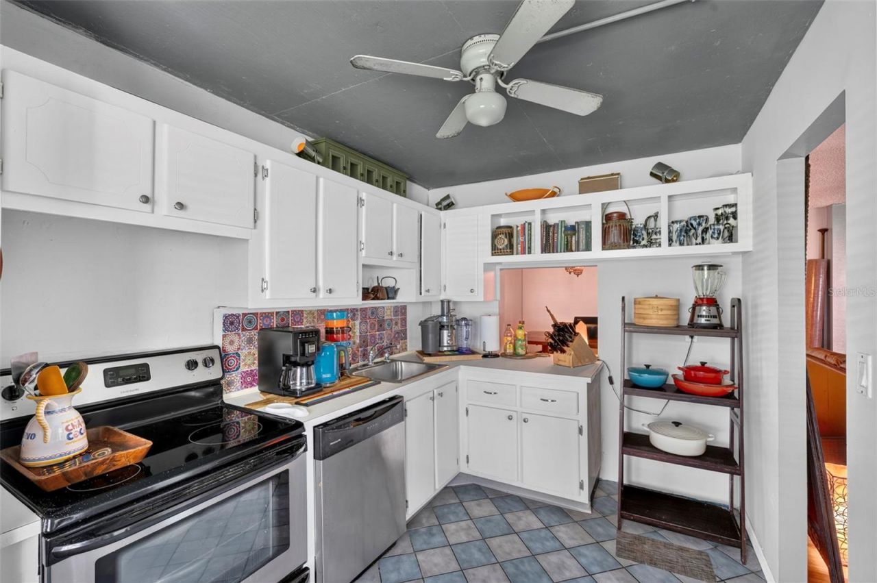 6960 20th Avenue N, Unit 105, Saint Petersburg, FL 33710 Photo
