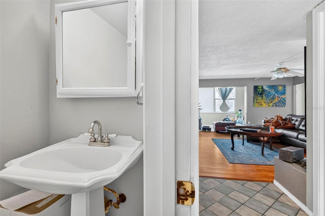 6960 20th Avenue N, Unit 105, Saint Petersburg, FL 33710 Photo