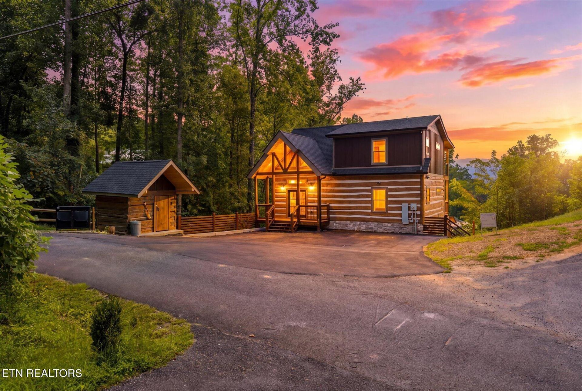 626 Jess Field Rd, Gatlinburg, TN 37738 Main Photo
